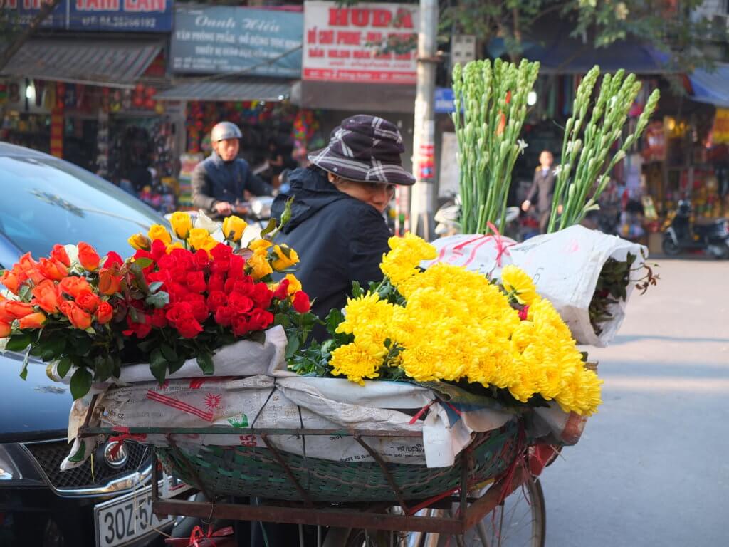 vendeuse de fleurs hanoi