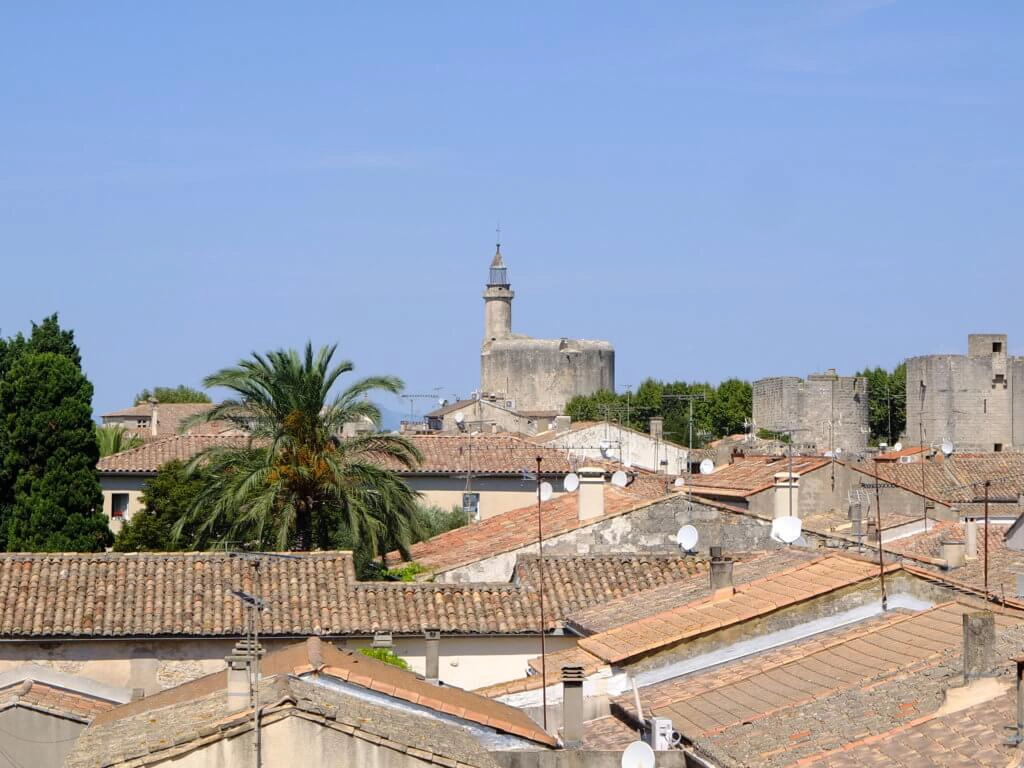 vue sur les toits aigues mortes