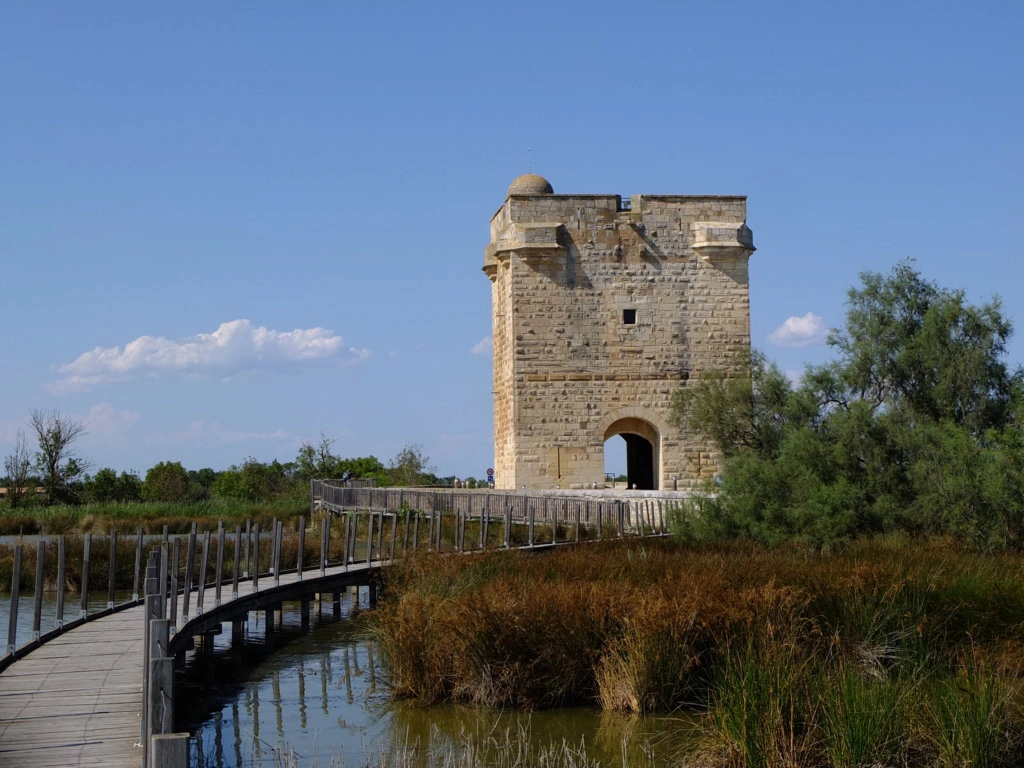 tour carbonniere camargue