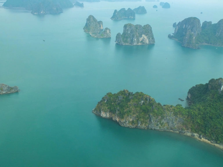 baie d'halong vietnam